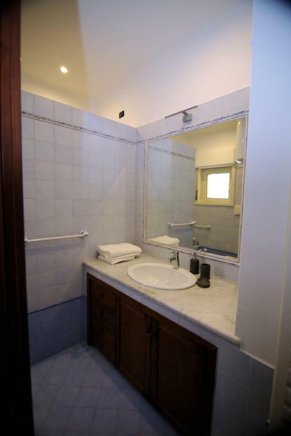 Casa Vittoria Bed & Breakfast Napoli Bagian luar foto