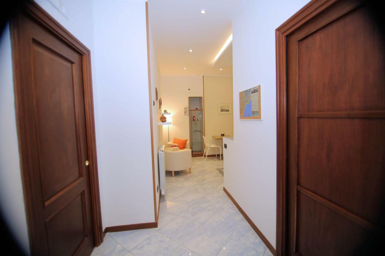 Casa Vittoria Bed & Breakfast Napoli Bagian luar foto