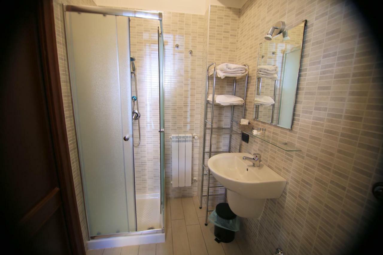 Casa Vittoria Bed & Breakfast Napoli Bagian luar foto