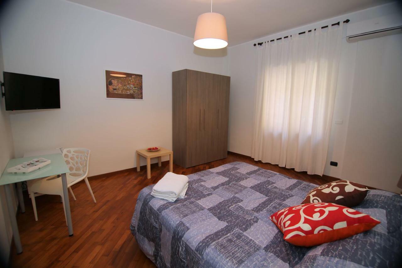 Casa Vittoria Bed & Breakfast Napoli Bagian luar foto